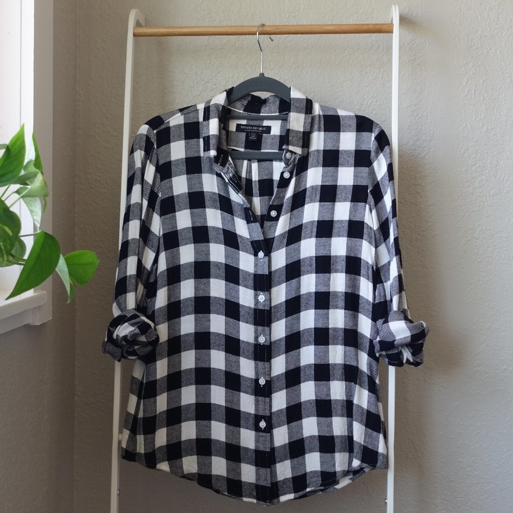 Banana Republic Plaid Button Up Shirt - Petite XS
